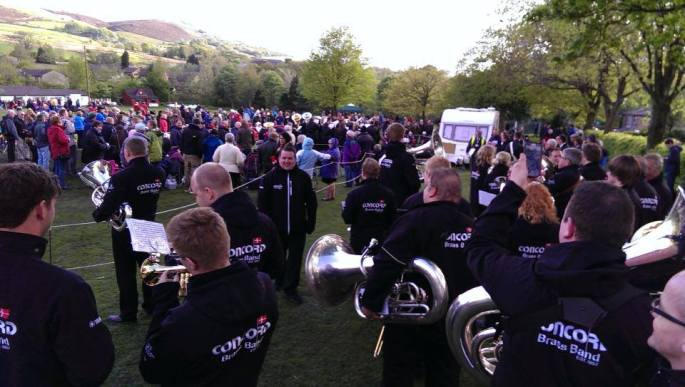 Vi venter på at det bliver vores tur til at spille i en af landsbyerne til Whit Friday. 